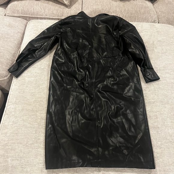 OAK + FORT
Coat 4021 vegan leather black trench coat - Picture 7 of 7